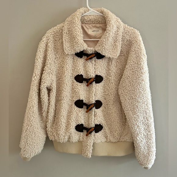 THE GREAT. The Sueded Toggle Sherpa Coat in Cream | Size 2/Medium - Picture 4 of 10